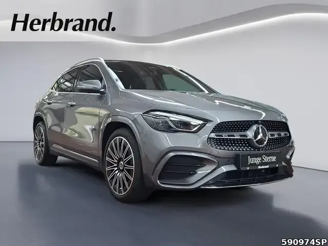 Mercedes-Benz GLA 220