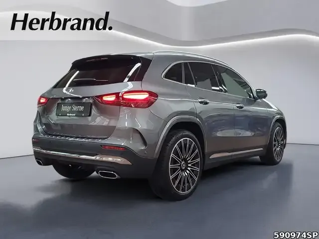 Mercedes-Benz GLA 220