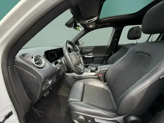 Mercedes-Benz GLB 220