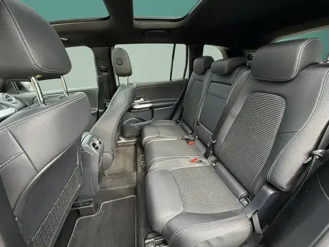 Mercedes-Benz GLB 220