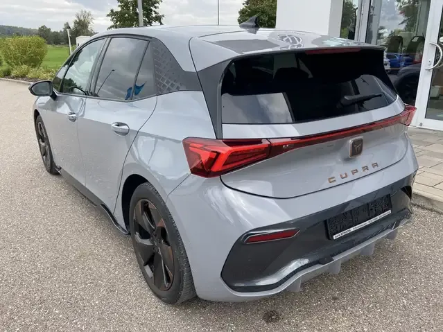 CUPRA Born