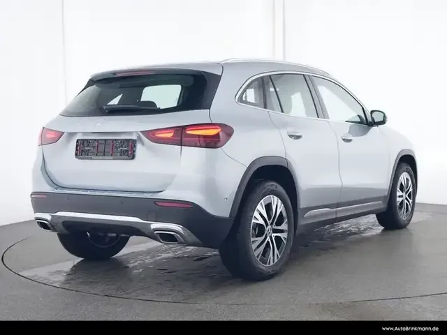 Mercedes-Benz GLA 180