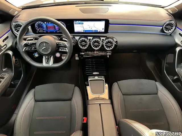 Mercedes-Benz CLA 35 AMG