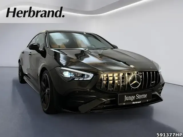 Mercedes-Benz CLA 35 AMG