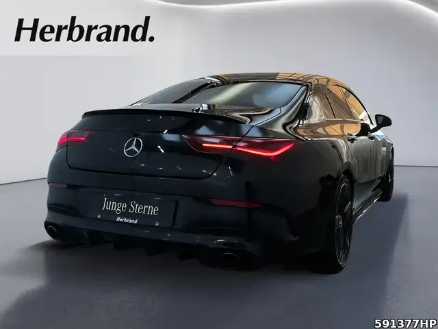 Mercedes-Benz CLA 35 AMG