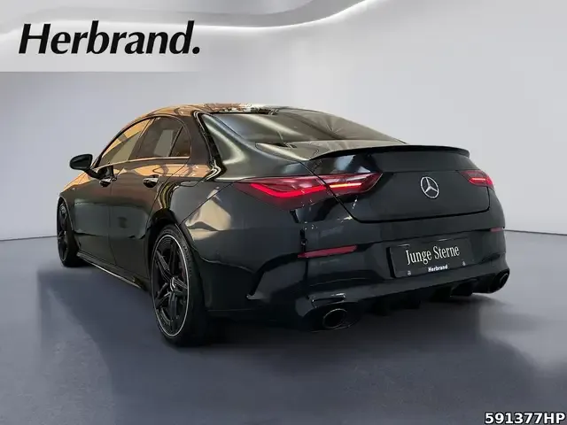 Mercedes-Benz CLA 35 AMG