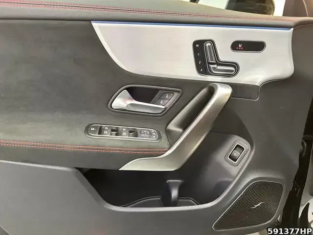 Mercedes-Benz CLA 35 AMG