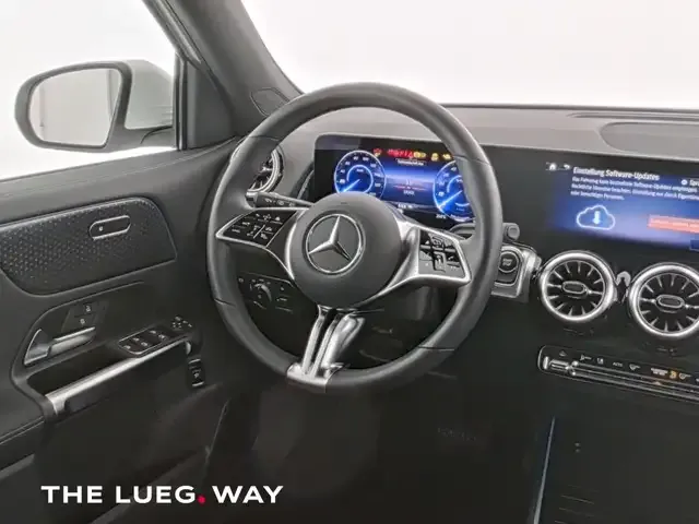 Mercedes-Benz EQB 300