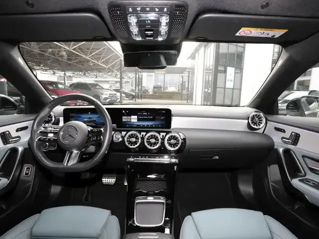 Mercedes-Benz CLA 200