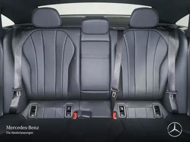 Mercedes-Benz EQE 300