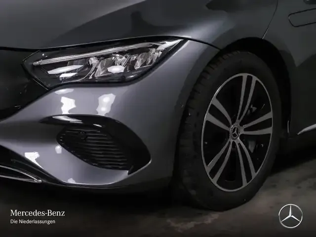 Mercedes-Benz EQE 300