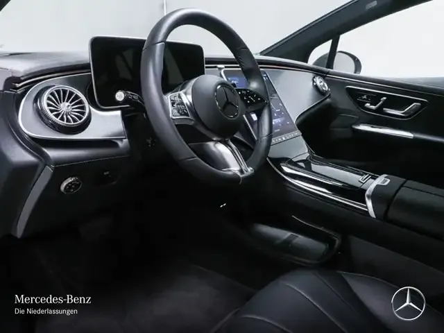 Mercedes-Benz EQE 300
