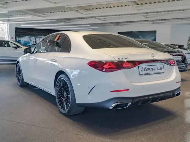 Mercedes-Benz E 200