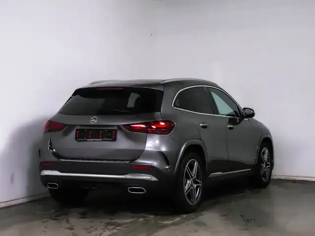 Mercedes-Benz GLA 200