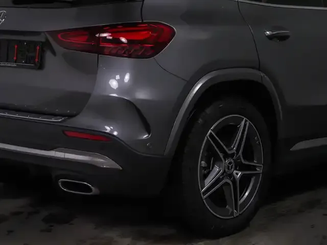 Mercedes-Benz GLA 200