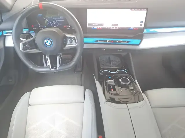 BMW i5