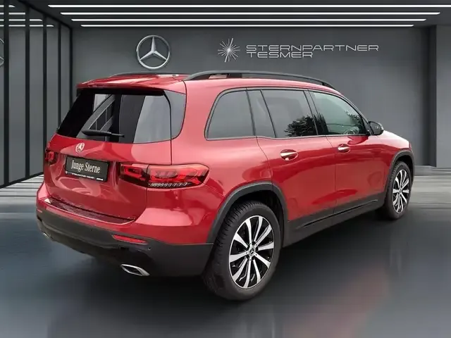 Mercedes-Benz GLB 220
