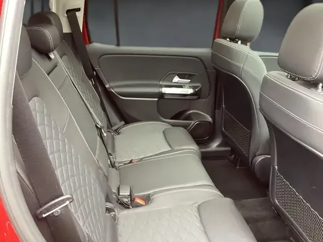 Mercedes-Benz GLB 220