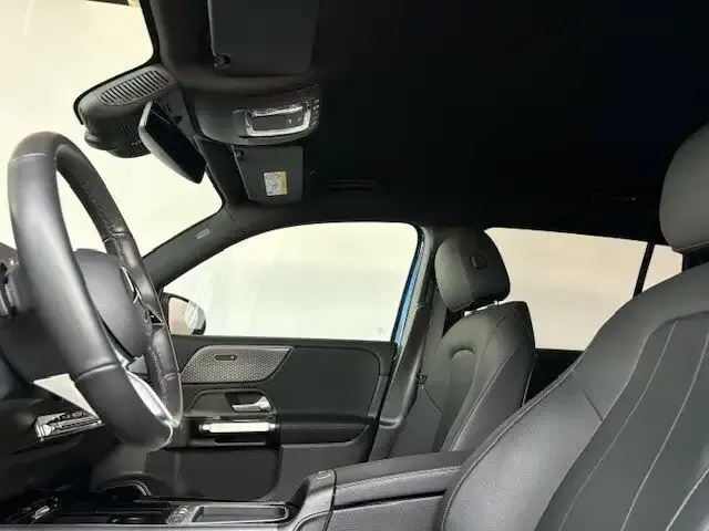 Mercedes-Benz EQB 300