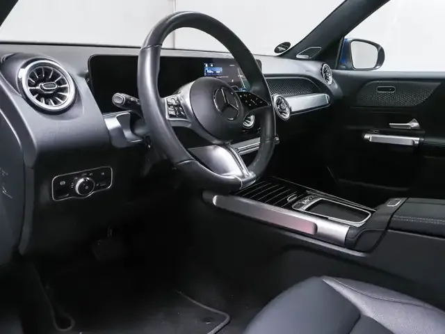 Mercedes-Benz EQB 300