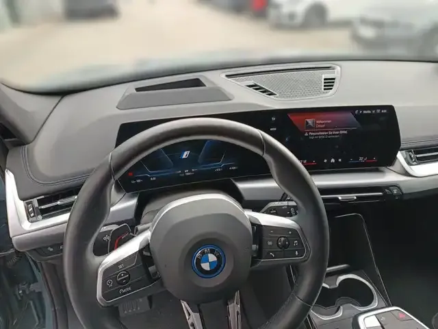 BMW iX1