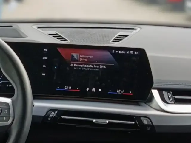 BMW iX1