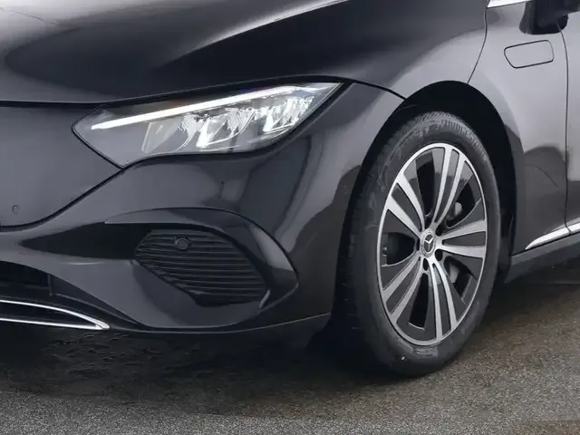 Mercedes-Benz EQE 300