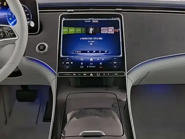 Mercedes-Benz EQE 300