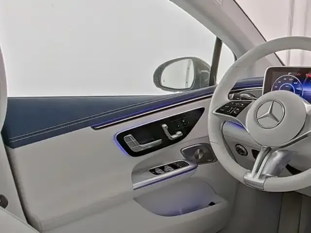 Mercedes-Benz EQE 300