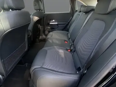 Mercedes-Benz B 220