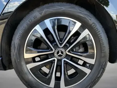 Mercedes-Benz B 220