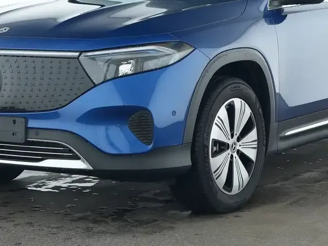 Mercedes-Benz EQB 300