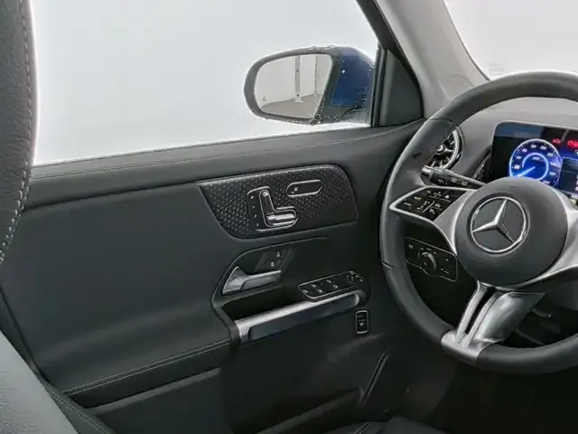 Mercedes-Benz EQB 300