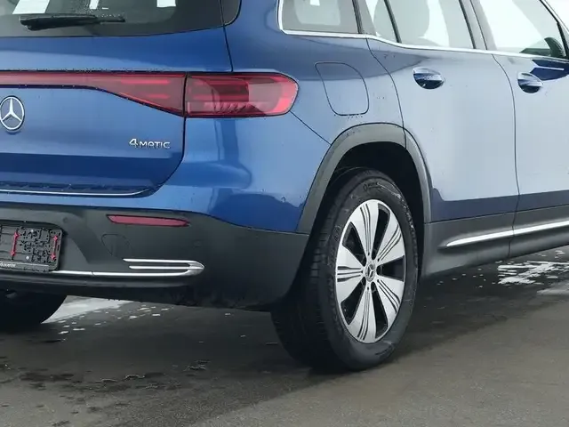 Mercedes-Benz EQB 300