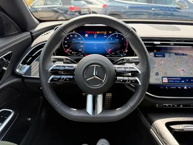 Mercedes-Benz E 220