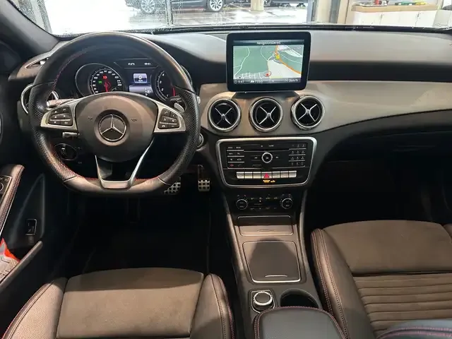 Mercedes-Benz GLA 200