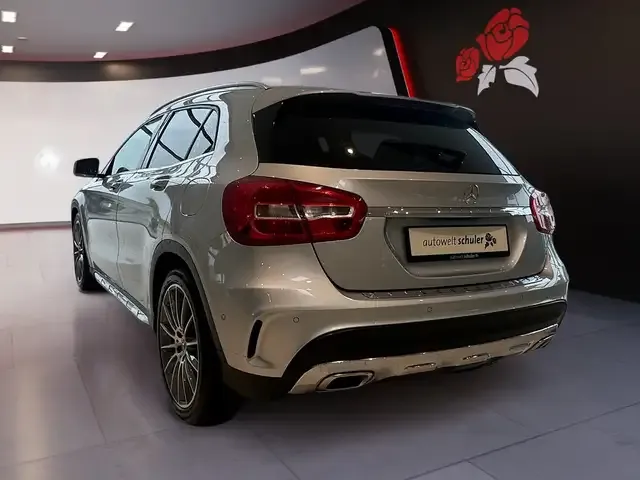 Mercedes-Benz GLA 200