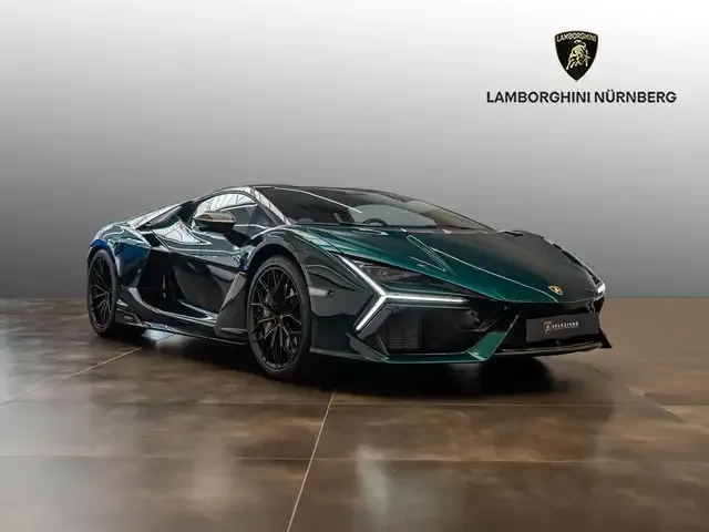 Lamborghini Revuelto