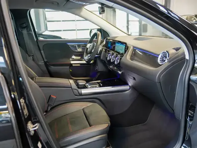 Mercedes-Benz GLA 220