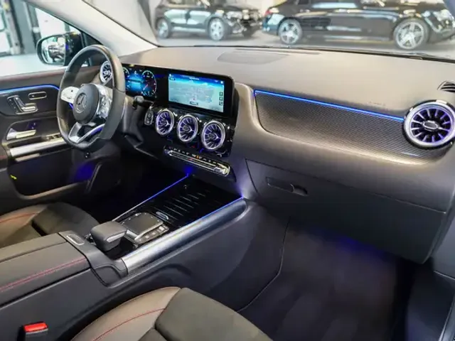 Mercedes-Benz GLA 220