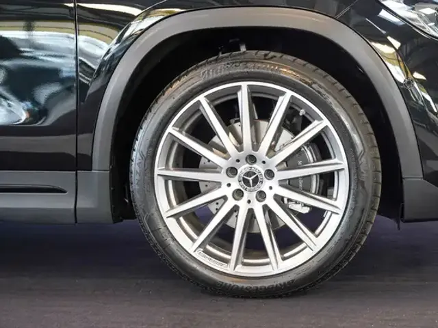 Mercedes-Benz GLA 220