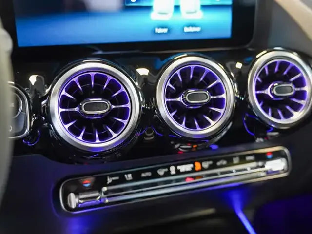 Mercedes-Benz GLA 220