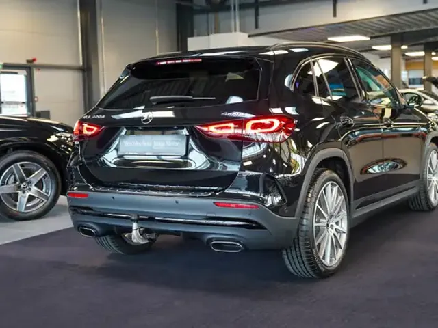 Mercedes-Benz GLA 220