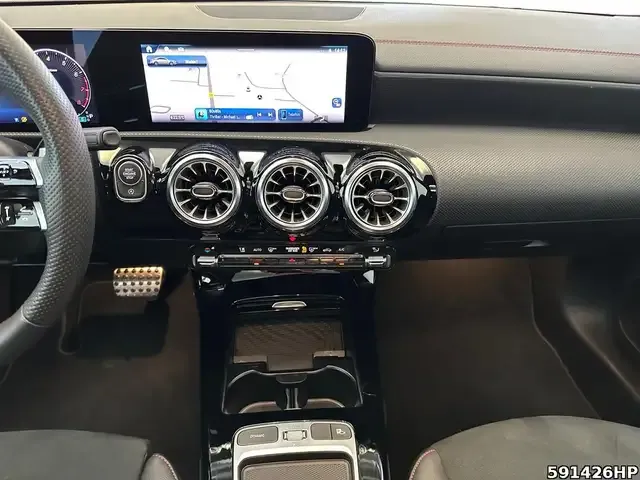 Mercedes-Benz CLA 220