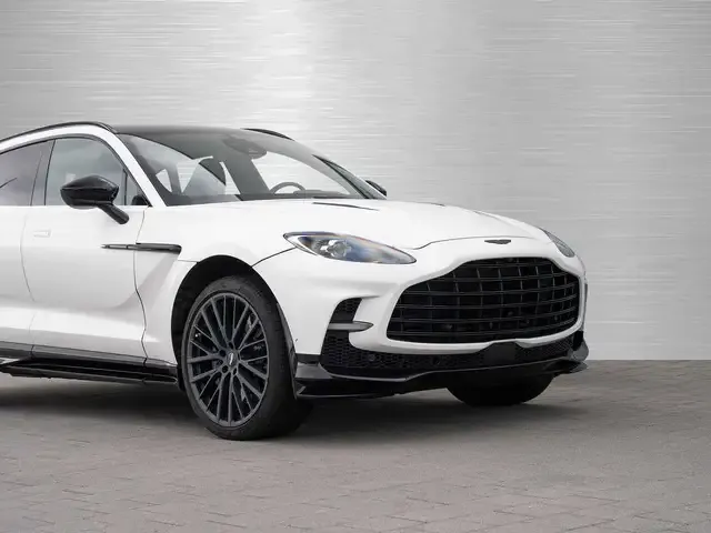 Aston Martin DBX