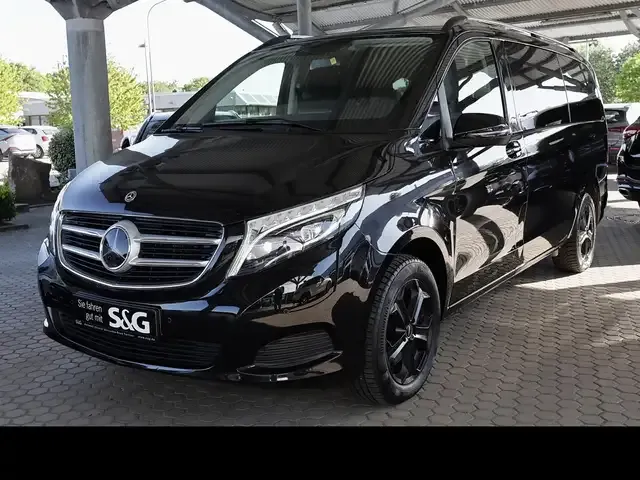 Mercedes-Benz V 220