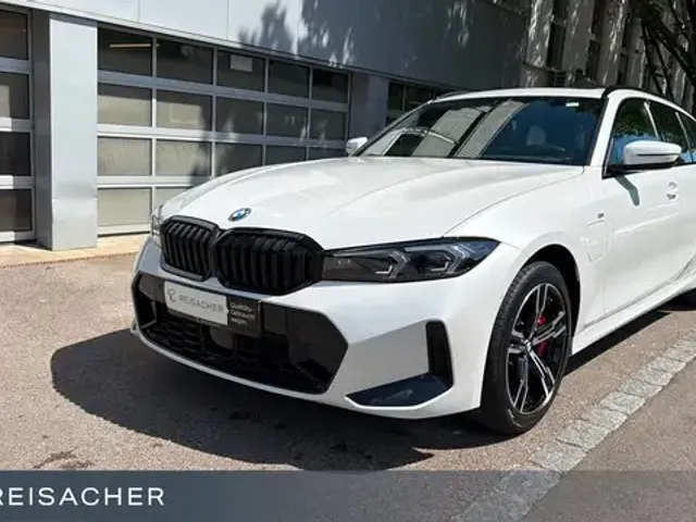 BMW 330