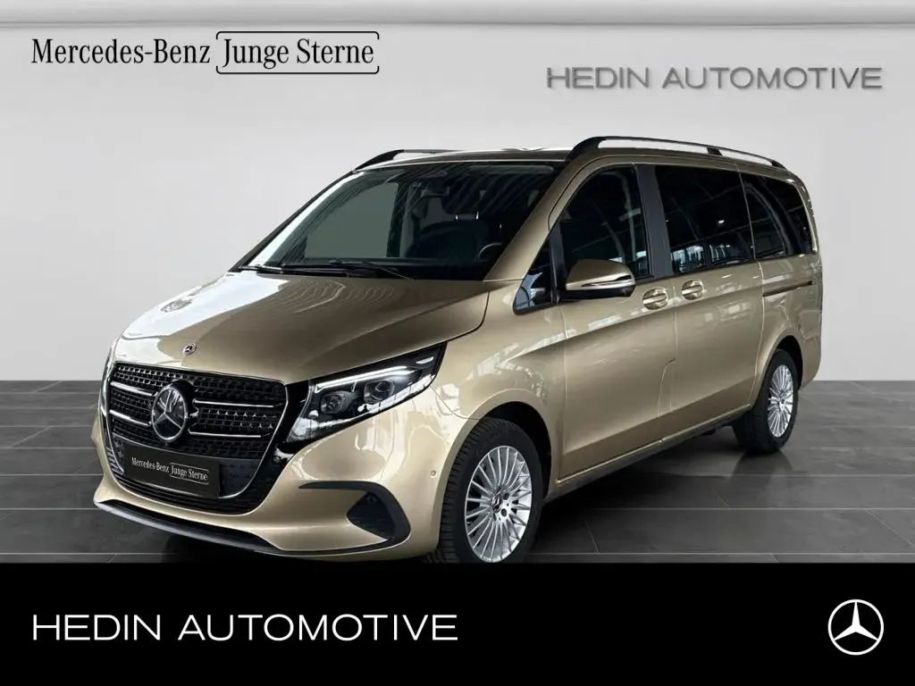 Mercedes-Benz V 220