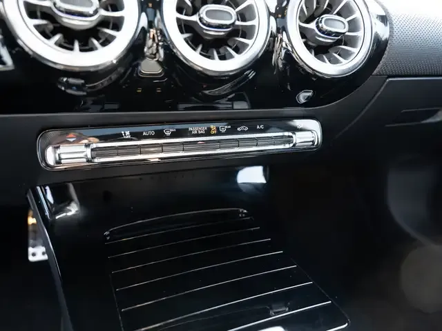 Mercedes-Benz CLA 220