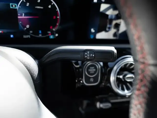 Mercedes-Benz CLA 220